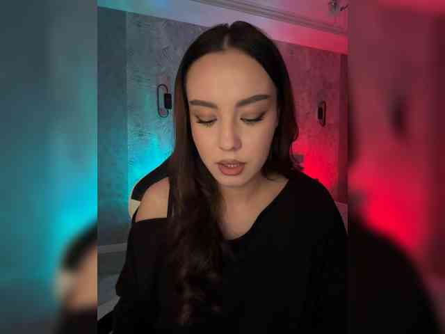 LizaKing webcam