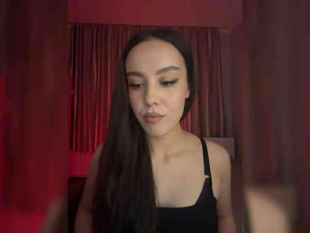 Model: LizaKing