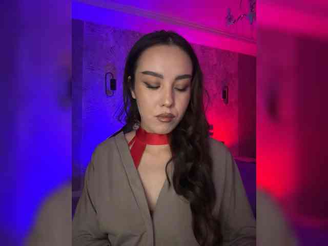Model: LizaKing