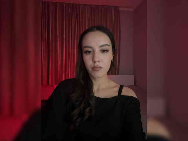 Model: LizaKing