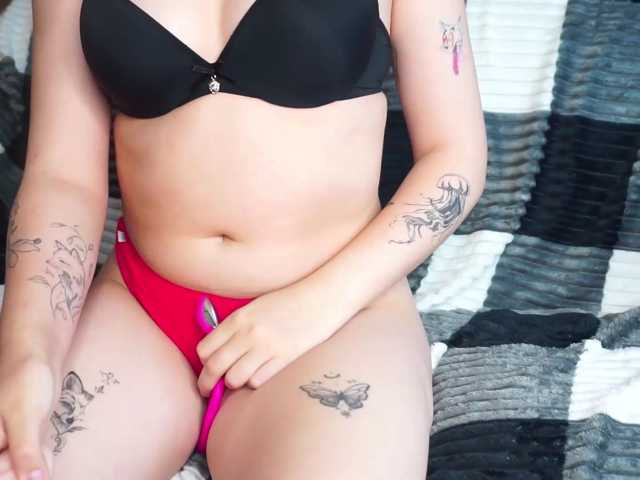 GracieBacie live cam on BongaCams