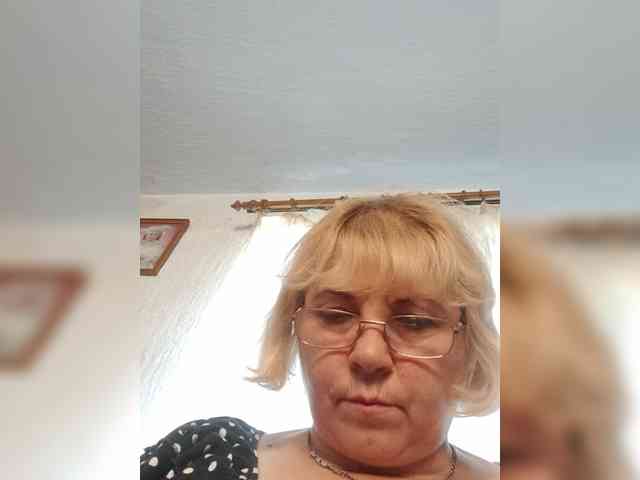 ElenaBeautiful784 webcam