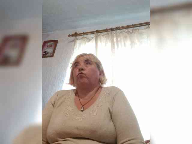 ElenaBeautiful784 webcam