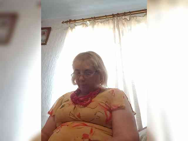 ElenaBeautiful784 webcam