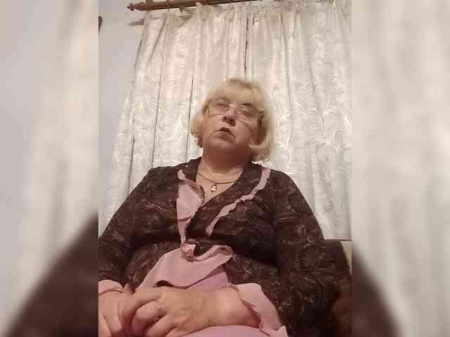 ElenaBeautiful784 webcam