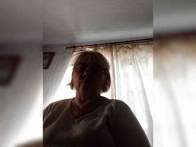 ElenaBeautiful784 webcam