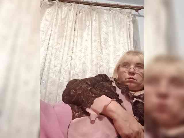 ElenaBeautiful784 webcam