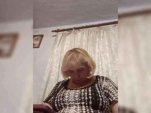 ElenaBeautiful784 webcam