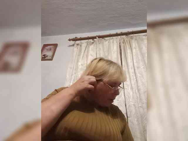 ElenaBeautiful784 webcam