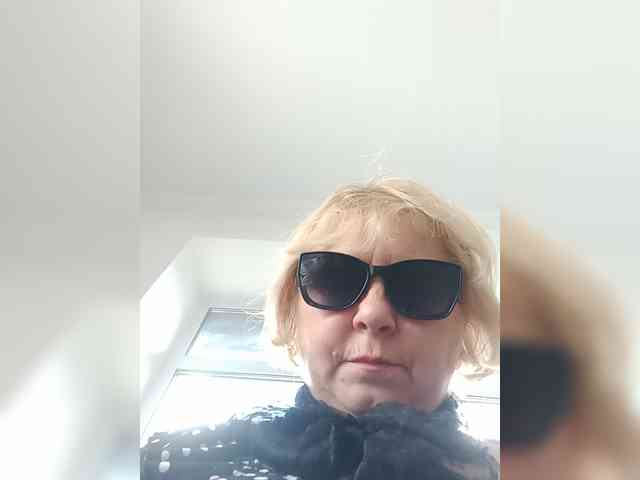 ElenaBeautiful784 webcam