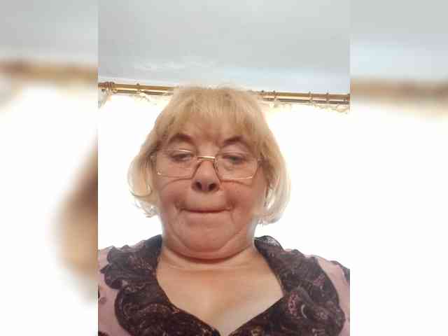 ElenaBeautiful784 webcam