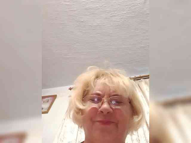 ElenaBeautiful784 webcam