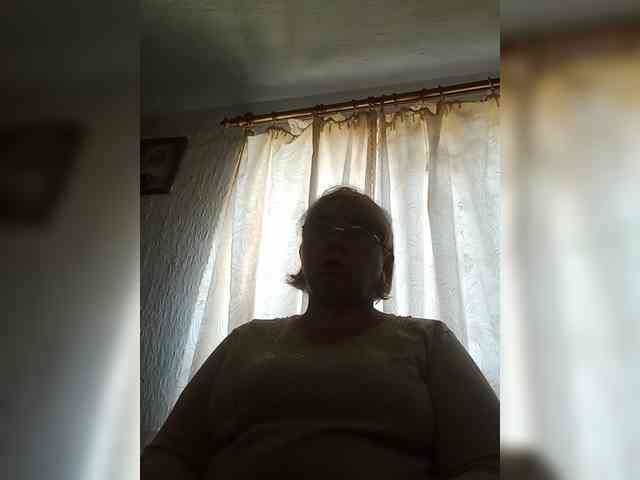 elenabeautiful784's live room