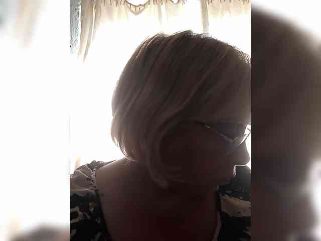 ElenaBeautiful784 webcam