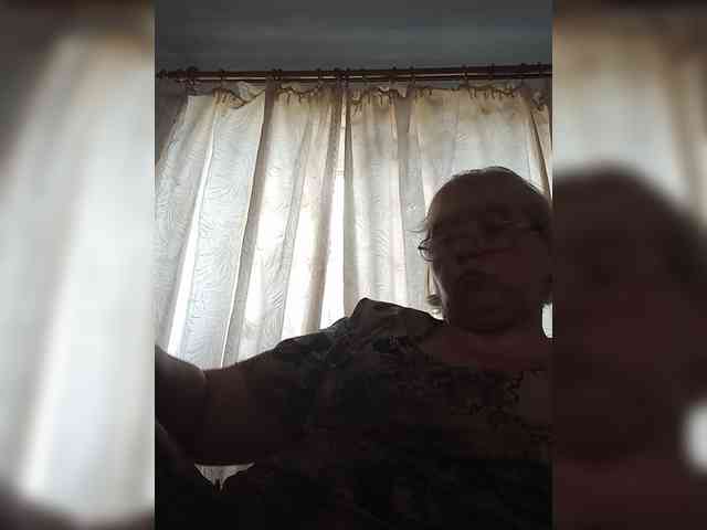 ElenaBeautiful784 webcam