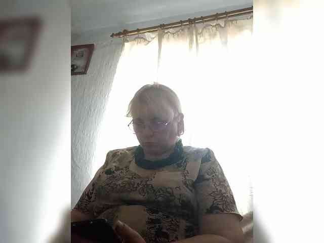 ElenaBeautiful784 webcam