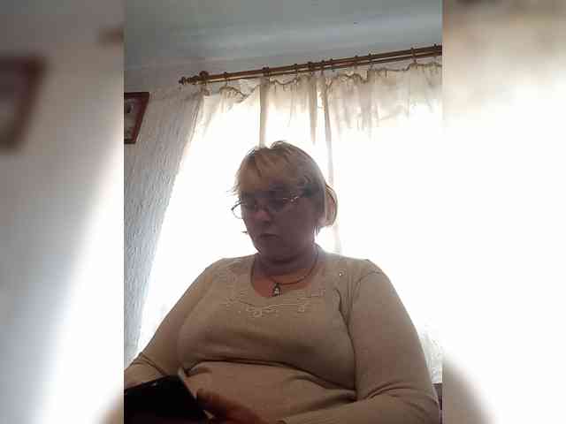 ElenaBeautiful784 webcam