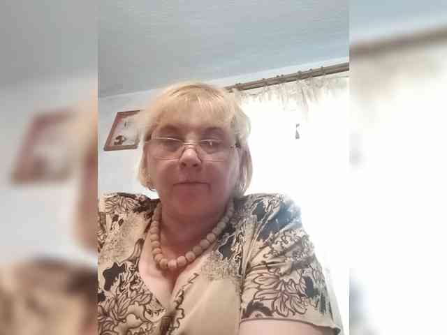 ElenaBeautiful784 webcam