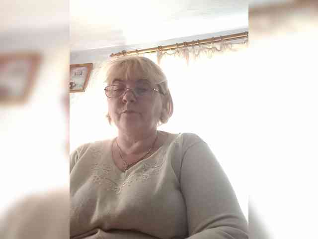 ElenaBeautiful784 webcam