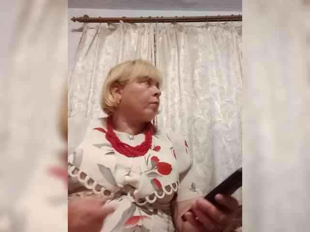 ElenaBeautiful784 webcam