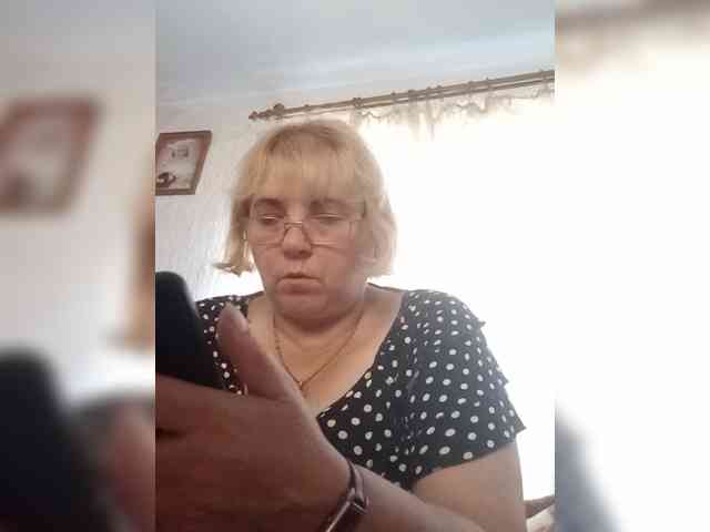 ElenaBeautiful784 webcam