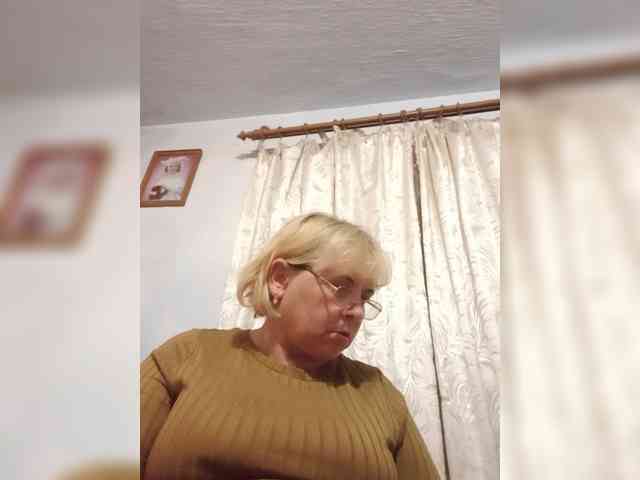 ElenaBeautiful784 webcam