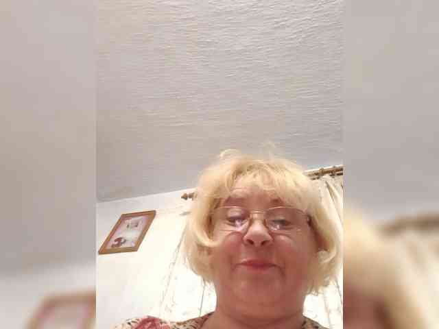 ElenaBeautiful784 webcam