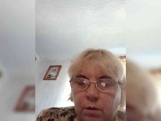 ElenaBeautiful784 webcam