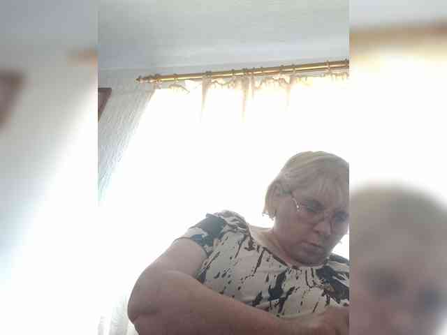ElenaBeautiful784 webcam