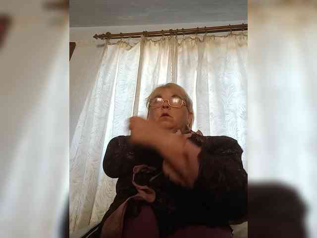 ElenaBeautiful784 webcam