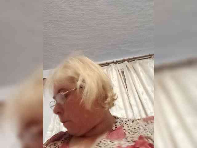 ElenaBeautiful784 webcam