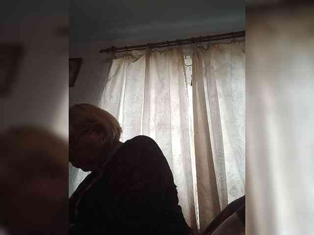 ElenaBeautiful784 webcam