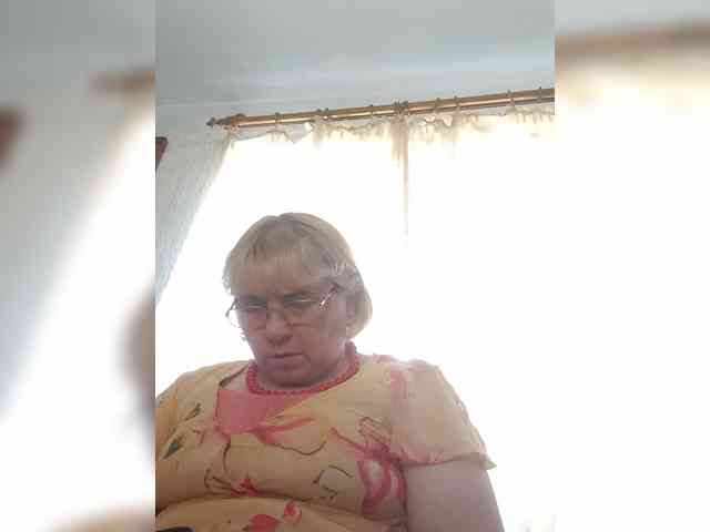 ElenaBeautiful784 webcam