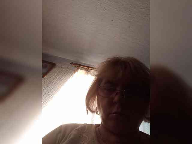 ElenaBeautiful784 webcam