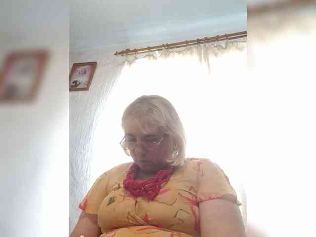 ElenaBeautiful784 webcam