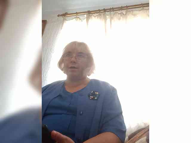 ElenaBeautiful784 webcam