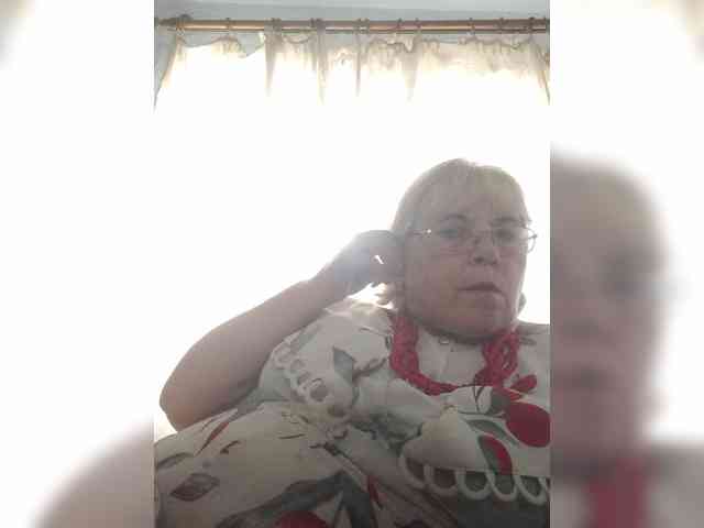 ElenaBeautiful784 webcam