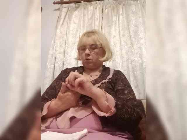ElenaBeautiful784 webcam