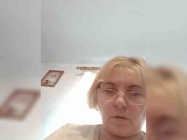 ElenaBeautiful784 webcam