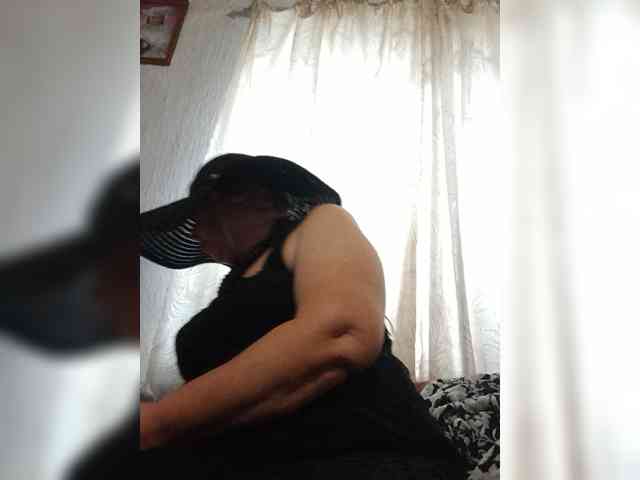 ElenaBeautiful784 webcam