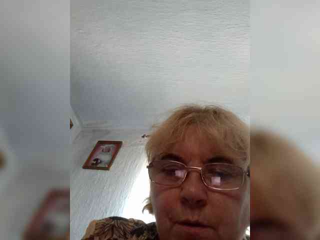 ElenaBeautiful784 webcam