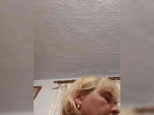 ElenaBeautiful784 webcam