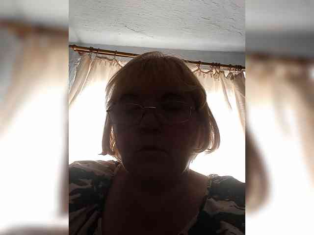 ElenaBeautiful784 webcam