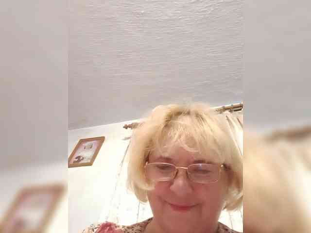 ElenaBeautiful784 webcam