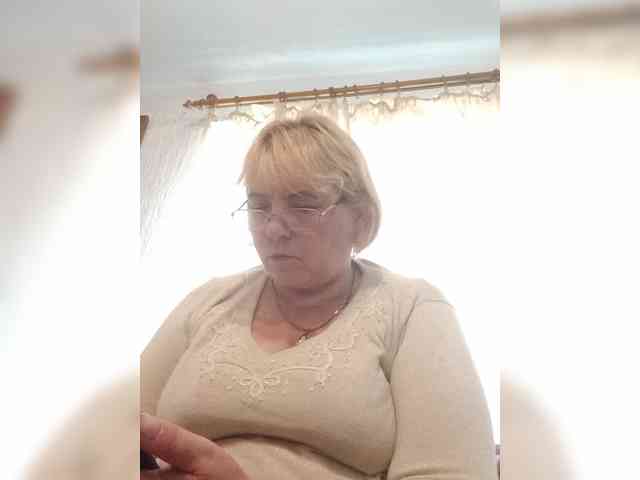 ElenaBeautiful784 webcam