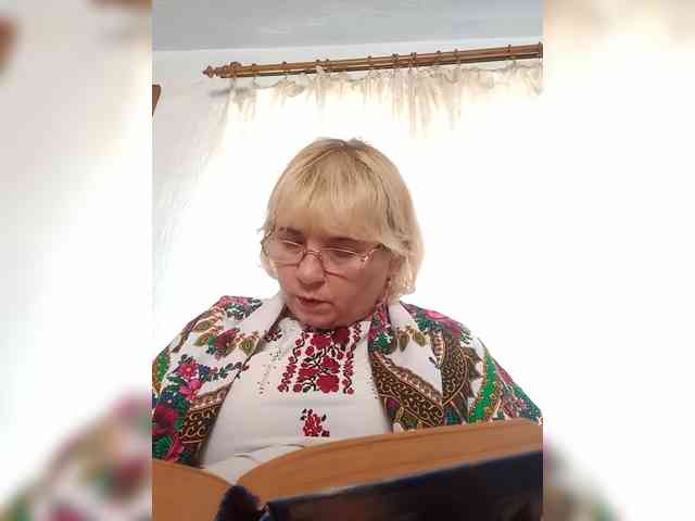 ElenaBeautiful784 webcam