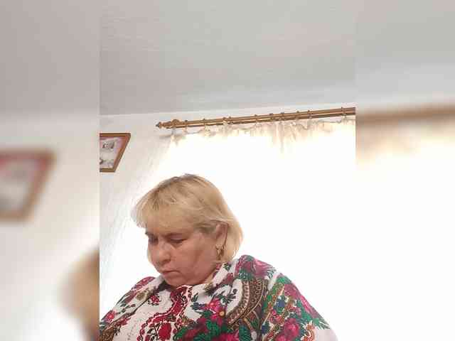 ElenaBeautiful784 webcam