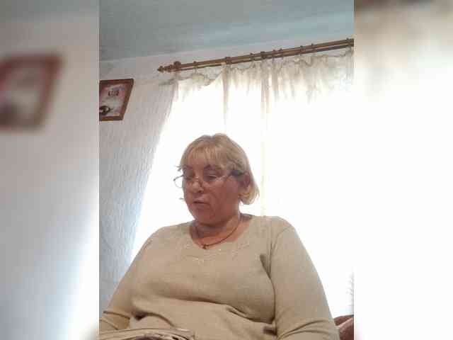 ElenaBeautiful784 webcam
