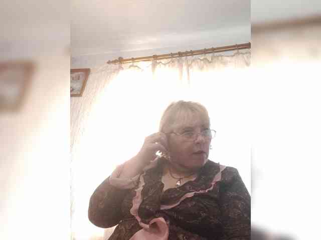 ElenaBeautiful784 webcam