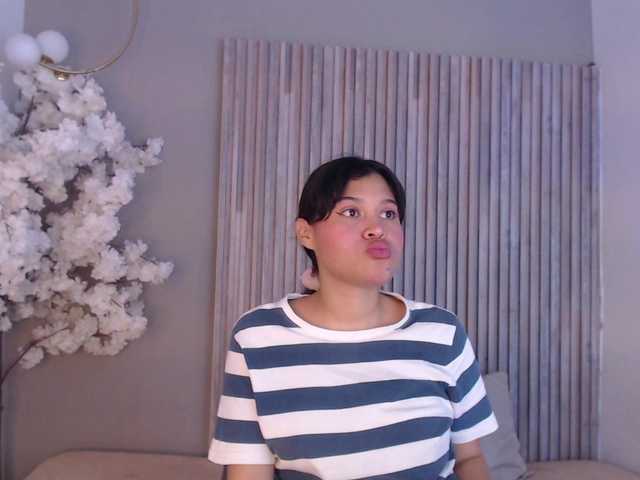 Kitty-Desire2 live cam on BongaCams